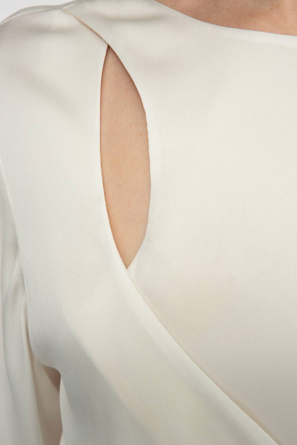 IVI GmbH SOLID SILK Seidenbluse mit Cut-Out Detail weiß Vierteljährliche Förderung