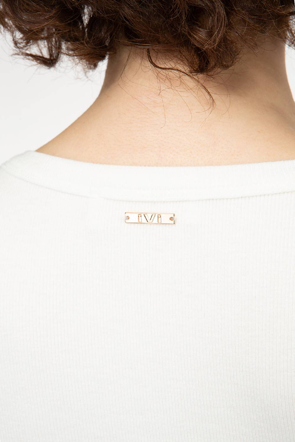 IVI GmbH ESSENTIAL Langarmshirt mit hohem Rundhalsausschnitt weiß Discount Store für neue Produkte