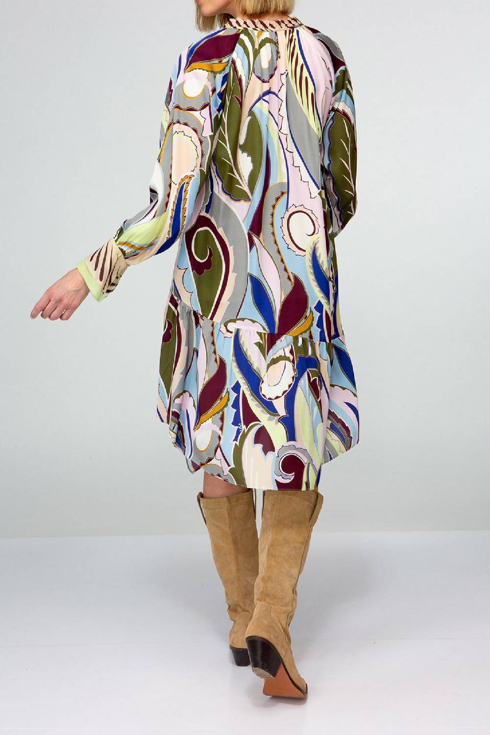 IVI GmbH LAS VEGAS Seidenkleid mit asymmetrischem Saum 2025