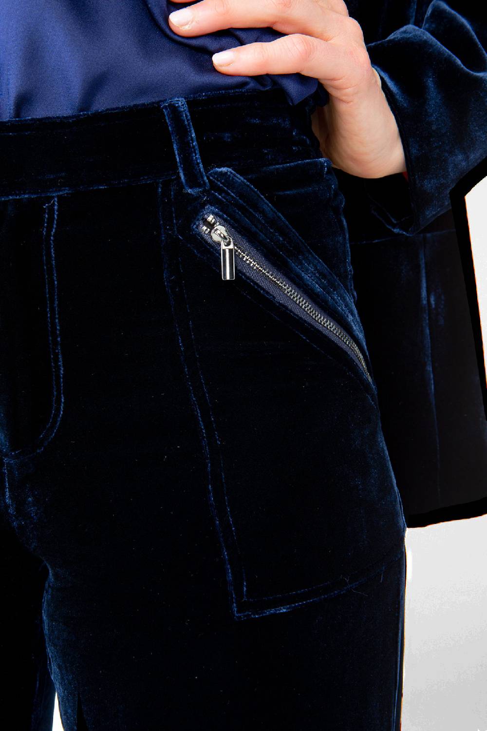IVI GmbH VELVET Samthose mit Cargo Details navy Super Sparpreis