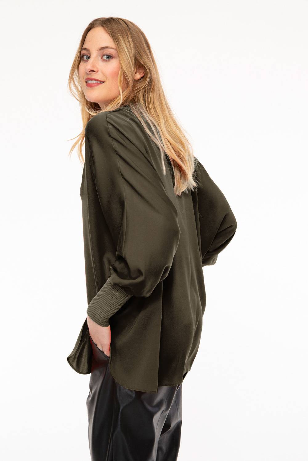 IVI GmbH SOLID SILK Tunika olive Valentinstagsangebot