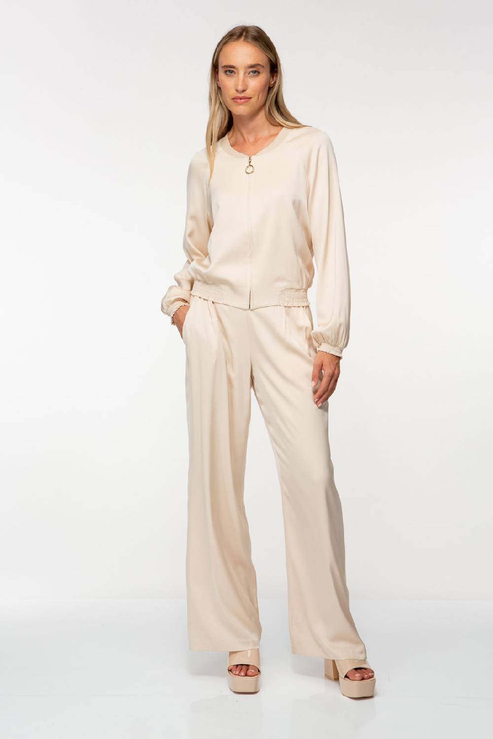IVI GmbH SOLID SILK Seidenhose mit weitem Bein light sand Lagerräumung