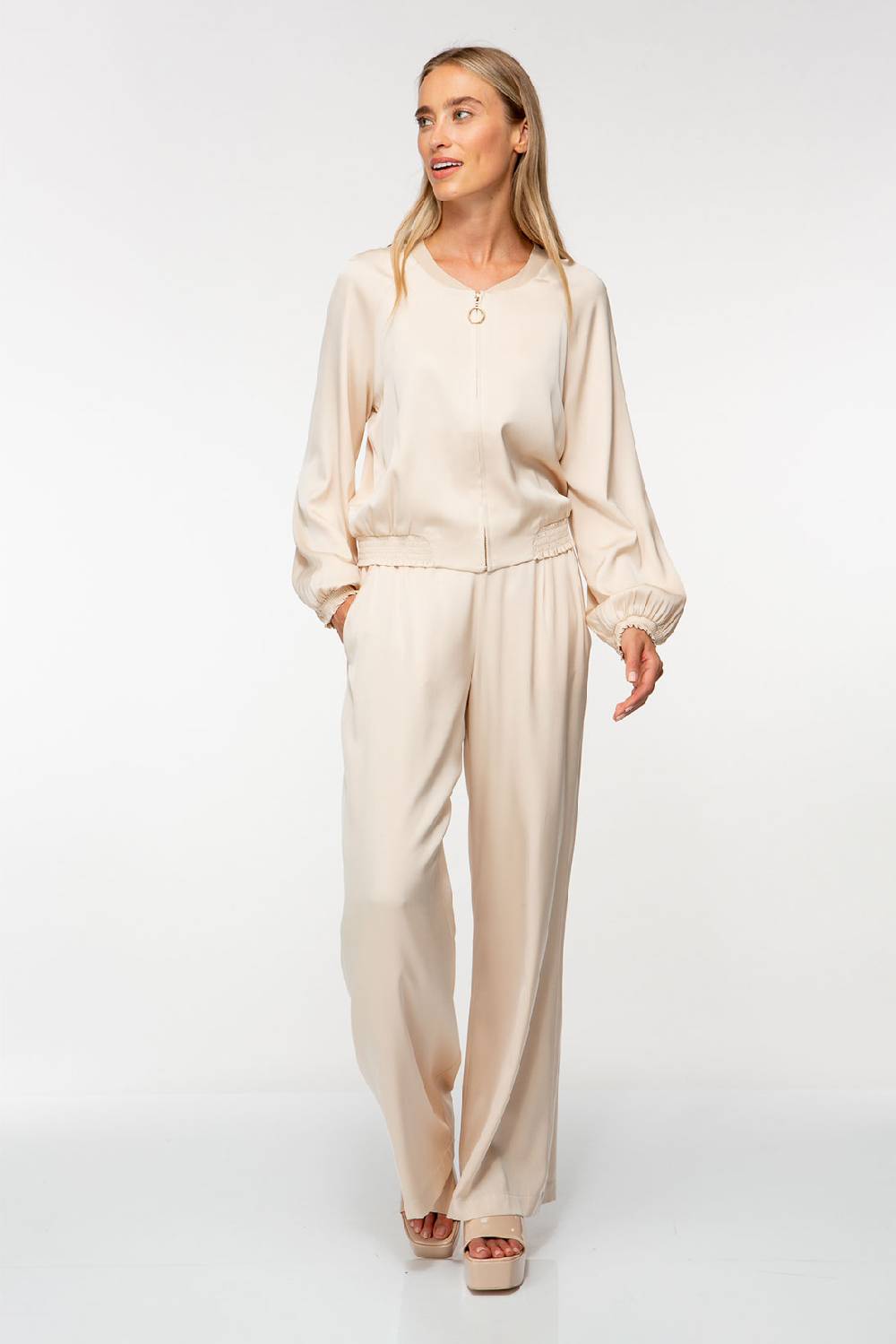 IVI GmbH SOLID SILK Seidenhose mit weitem Bein light sand Lagerräumung