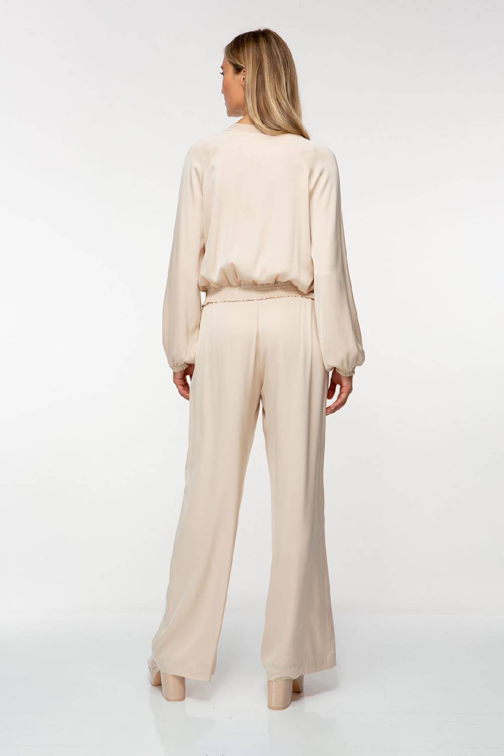 IVI GmbH SOLID SILK Seidenhose mit weitem Bein light sand Lagerräumung