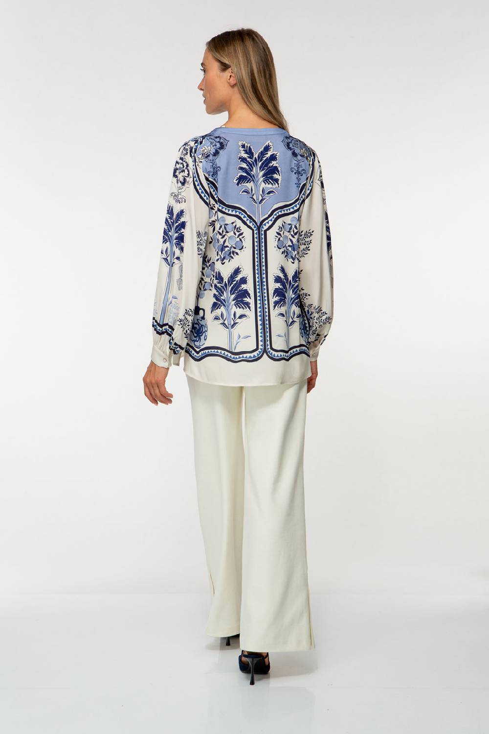 IVI GmbH ORIENTAL GARDENS Seidenbluse sky Günstig kaufen