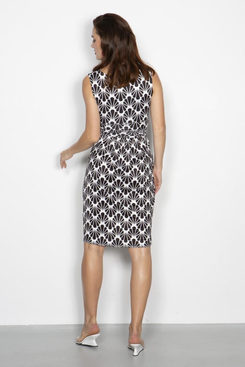 Marivie Focused and unimpressed seashell black Dress Letzte 2 Tage