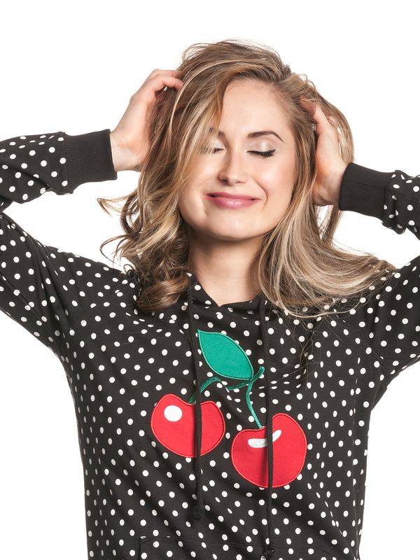 Nastrovje Potsdam Pussy Deluxe Big Cherry Damen Kapuzensweatshirt schwarz allover Rabatt