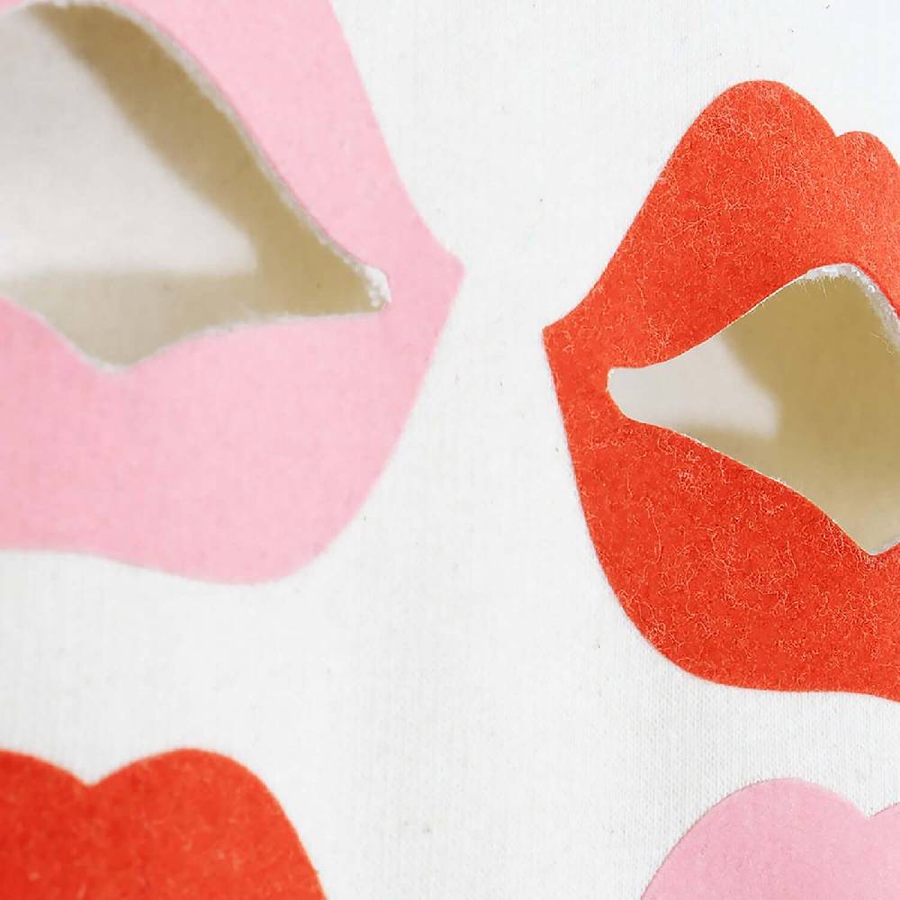 NIL+MON Crop Hoodie "Lovely Lips" Letzter Tag