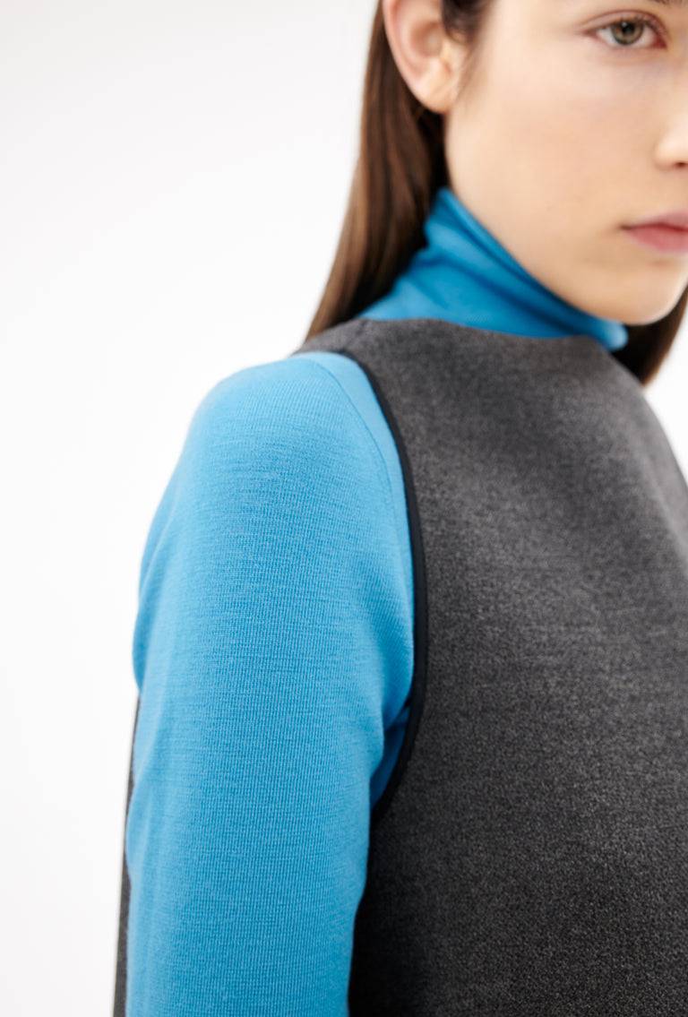 Odeeh Savile Row Wool Pique Top, Charcoal Vierteljährliche Förderung