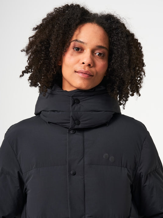 Pinqponq Puffy Parka - Peat Black (Female) Vierteljährliche Förderung