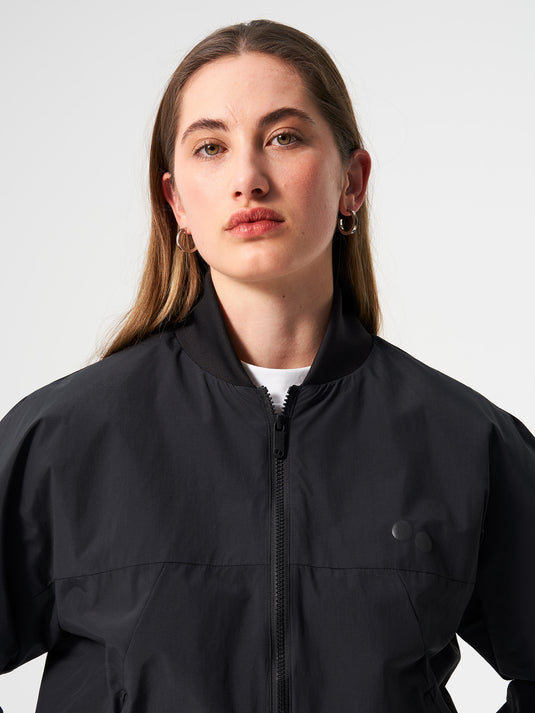 Pinqponq Light Bomber Jacket - Peat Black (Unisex) Kostenloser Versand international