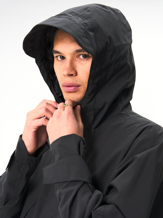 Pinqponq Aestech Rain Parka - Peat Black (Unisex) Bis zu 50% Rabatt