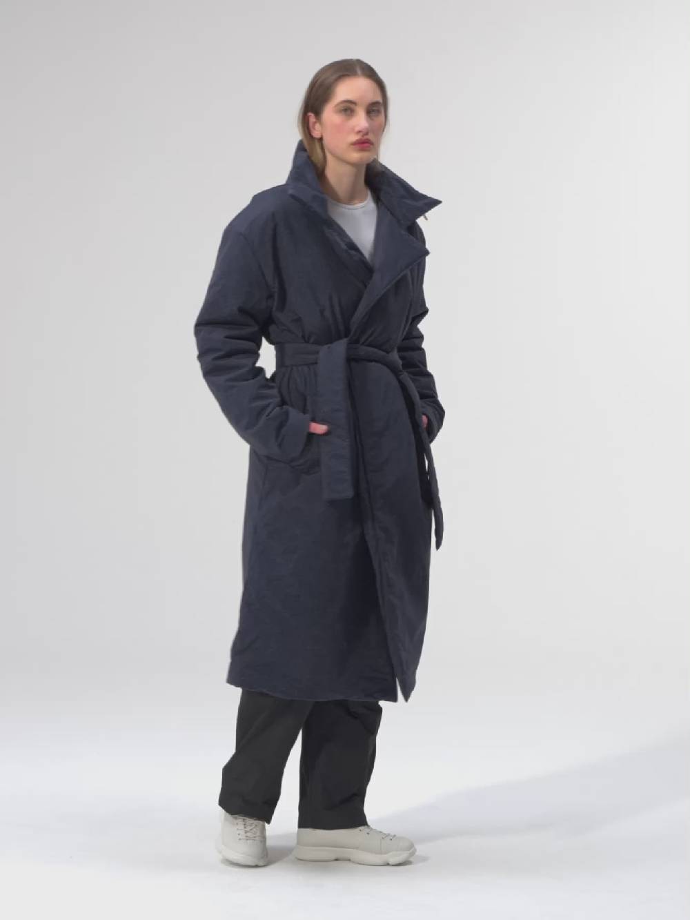 Pinqponq Padded Trench Coat - Fjord Navy (Unisex) 50% Rabatt mit kostenlosem Versand