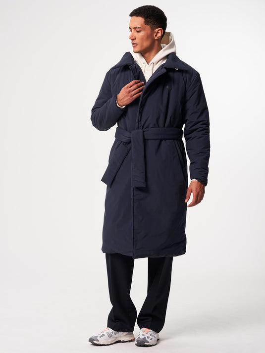 Pinqponq Padded Trench Coat - Fjord Navy (Unisex) 50% Rabatt mit kostenlosem Versand