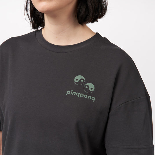 Pinqponq T-Shirt - Peat Black Yin Yang (Unisex) Begrenzt auf 3 Tage