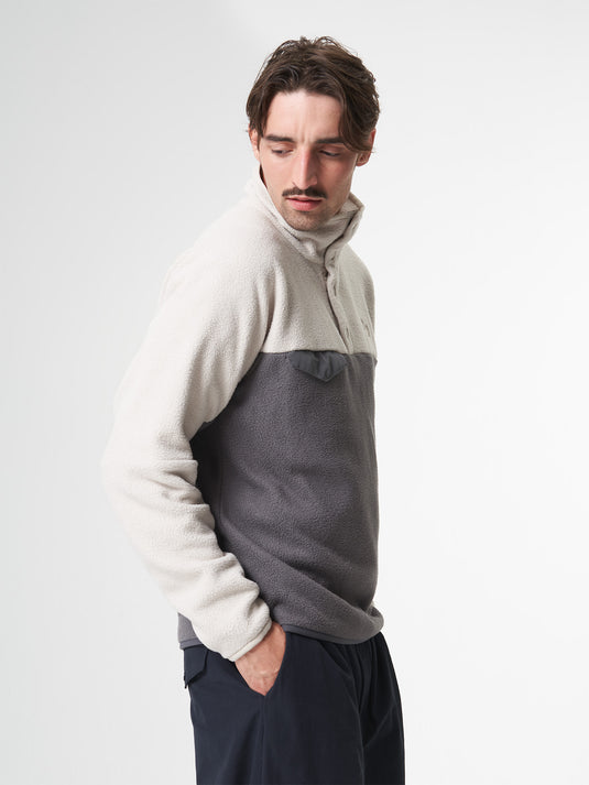 Pinqponq Fleece Pullover - Tune Beige (Unisex) Im Verkauf