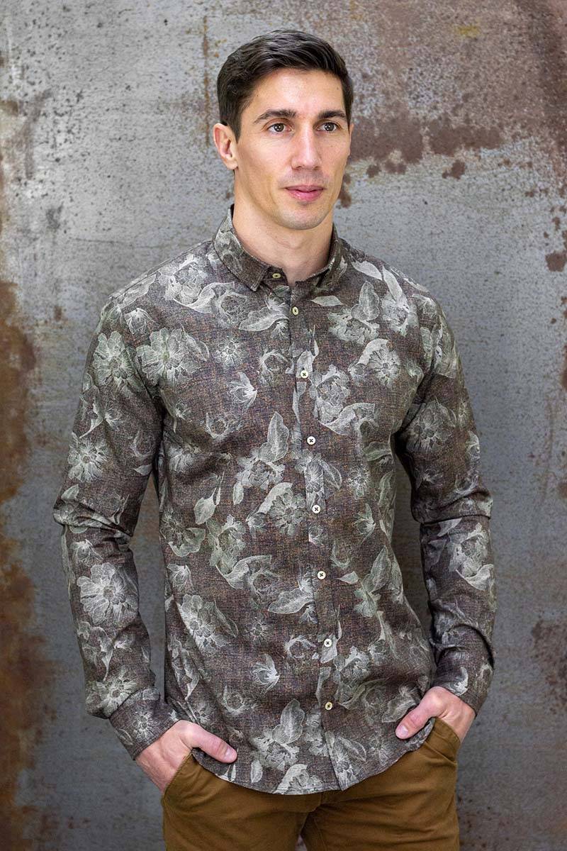 Q1 Manufaktur SANDRO verkürzte Hemdlänge