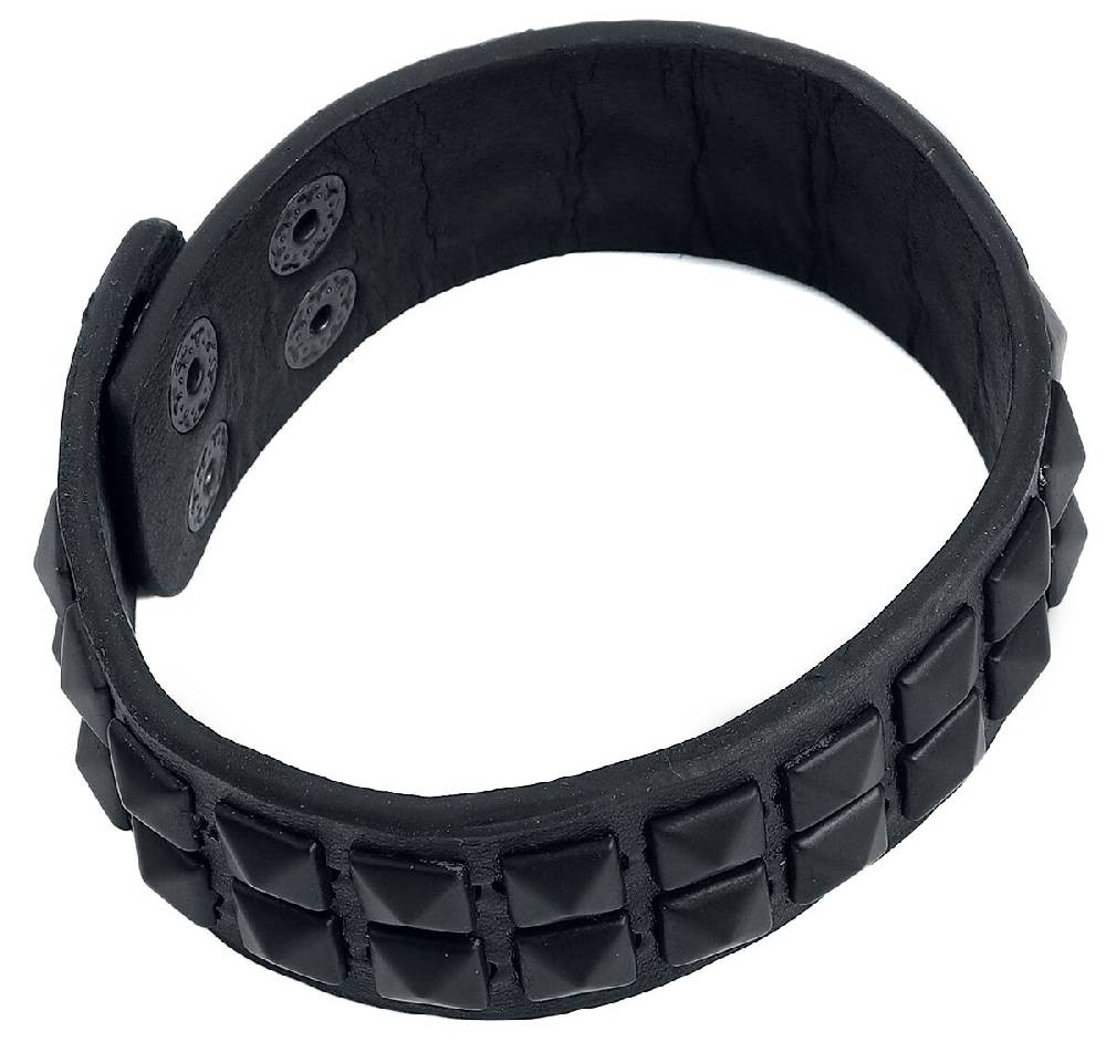 EMP "Pyramid Rivets" Nietenarmband schwarz von Rock Rebel by EMP Bis zu 55% Rabatt