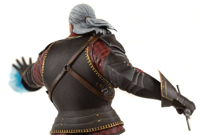 EMP "3 - Wild Hunt - Geralt Toussaint Tourney Armor" Statue von The Witcher Osterangebot