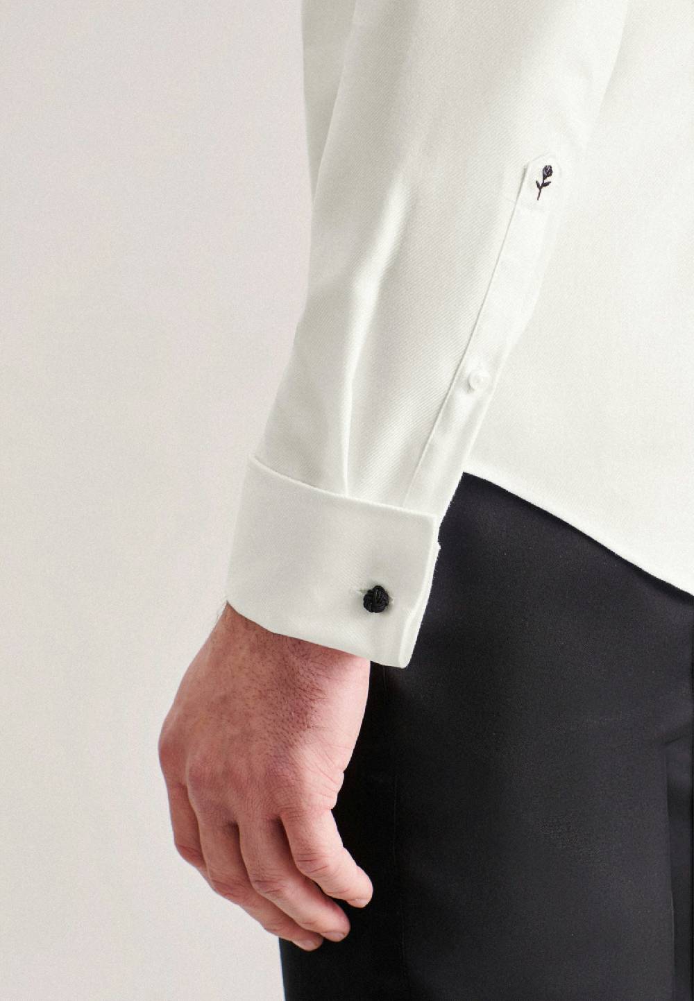 Seidensticker Bügelleichtes Twill Smokinghemd in Slim mit Kentkragen Begrenzt auf 3 Tage